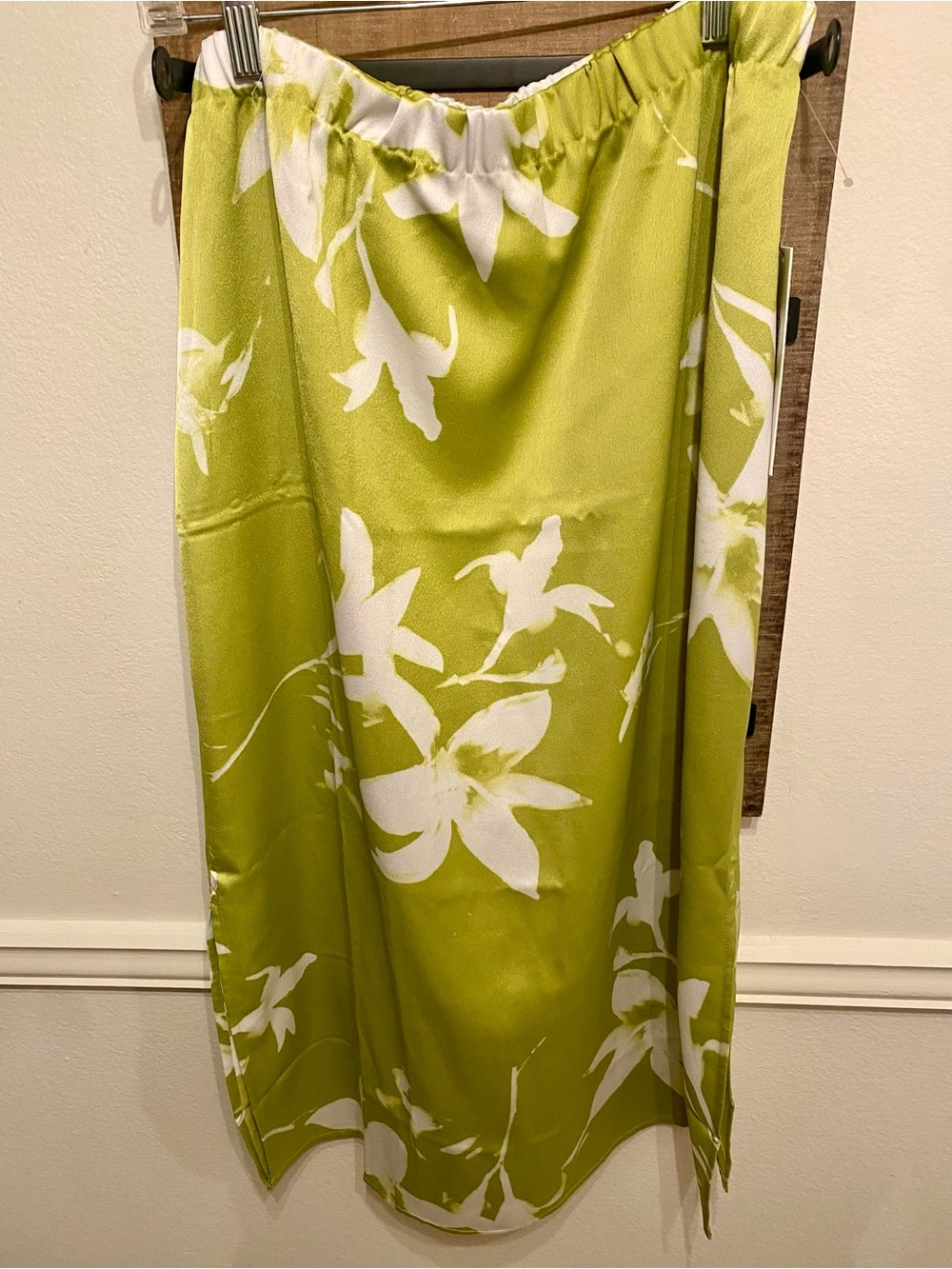 Calvin Klein NWT Lime Pop 🤩 Summer Skirt Sz L $99